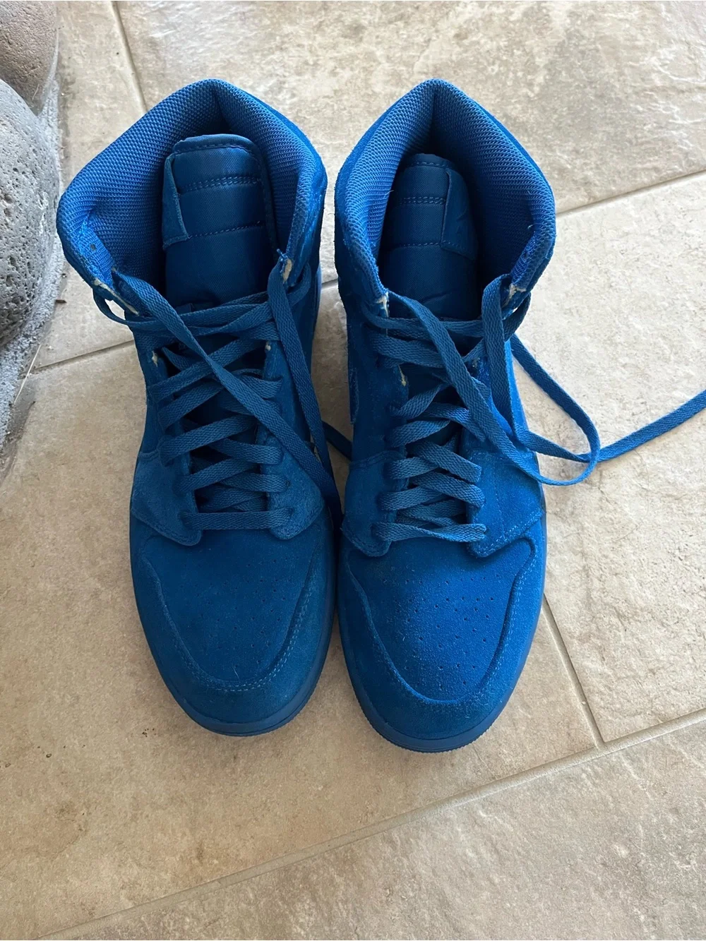 Velvet blue retro ones